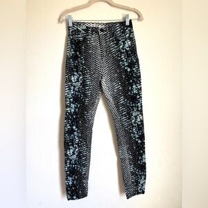 BDG Twig High-Rise Ankle Jean - size 26